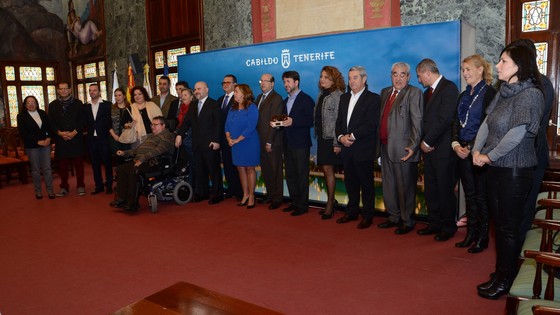 Imagen de El Cabildo recibe el premio nacional Cermi.es 2014 por su trabajo en accesibilidad universal