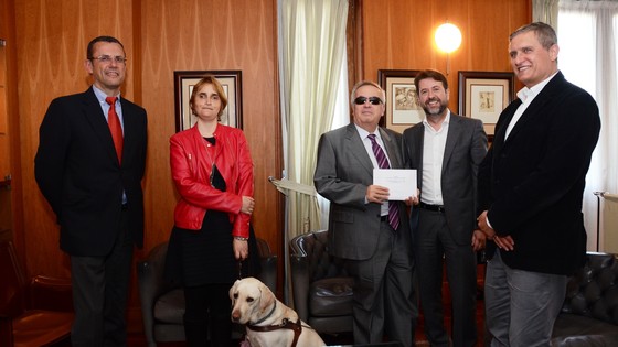 Imagen de El Cabildo colabora con la ONCE para mejorar la autonomía de las personas ciegas