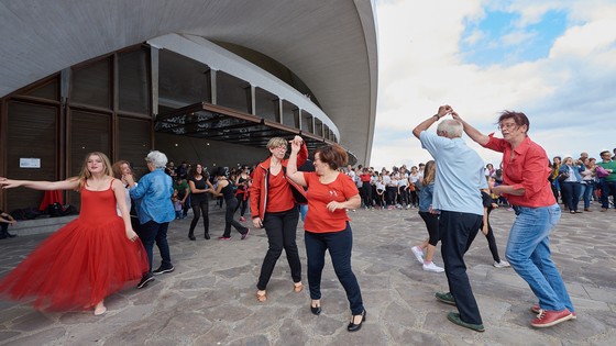 Imagen de El Auditorio reúne a una treintena de escuelas y academias de la Isla para celebrar el Día Internacional de la Danza