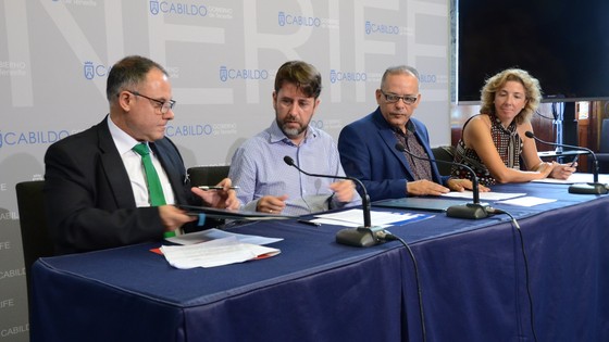 Imagen de El Cabildo y la Cámara de Comercio renuevan su apuesta para mejorar  la competitividad y productividad empresarial en la Isla