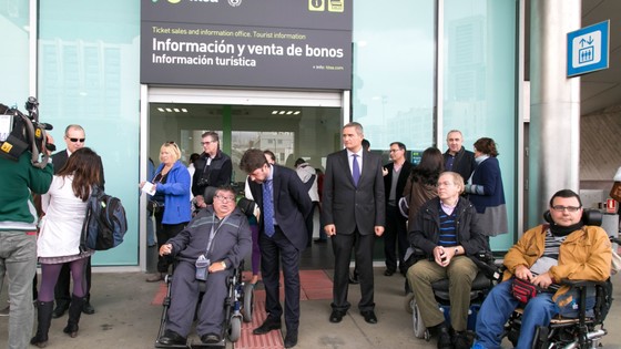 Imagen de El Cabildo realiza mejoras en el Intercambiador de Santa Cruz para facilitar la accesibilidad de las personas con discapacidad