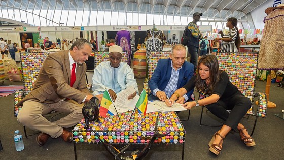 Imagen de El Cabildo y la Cámara de Oficios de Dakar firman una declaración de intenciones a favor de la artesanía