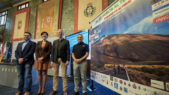 Imagen de El Cabildo acoge la presentación de la Vuelta ciclodeportiva al Teide 2017