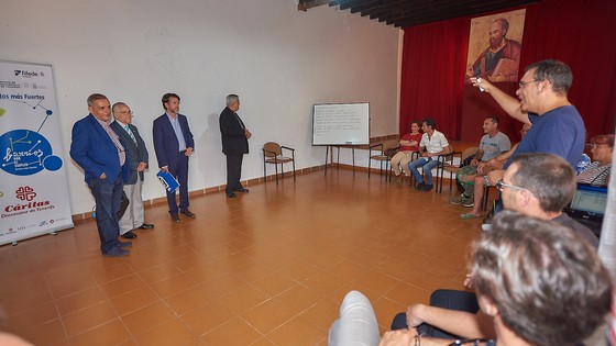 Imagen de El Cabildo y Cáritas ofrecen en La Laguna una nueva oportunidad de formación para los desempleados