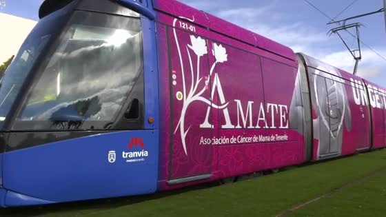 Imagen de El tranvía se suma a la campaña para concienciar sobre la prevención del cáncer de mama