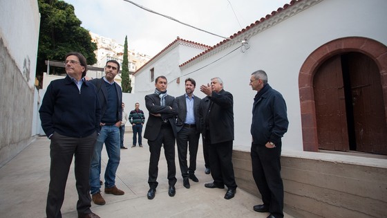 Imagen de El Cabildo y el Ayuntamiento se comprometen con el Obispado a rehabilitar la iglesia de San Andrés