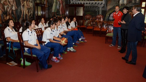 Imagen de El Cabildo recibe a la selección femenina de baloncesto de Chile