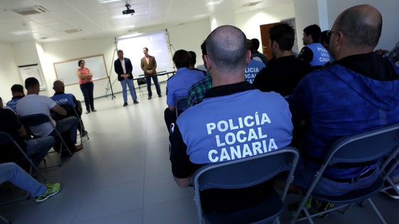Imagen de El Cabildo y el Gobierno de Canarias forman a policías locales sobre la conservación y vigilancia de la costa